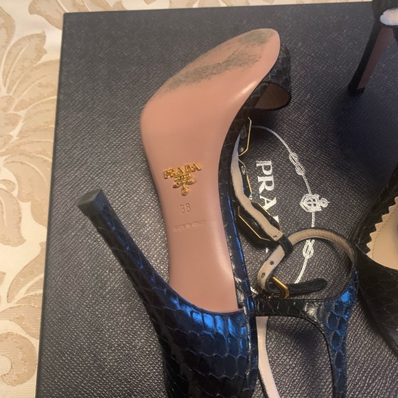 Prada shoes Sz 38 ❤️🔥❤️🔥 - Picture 3 of 6